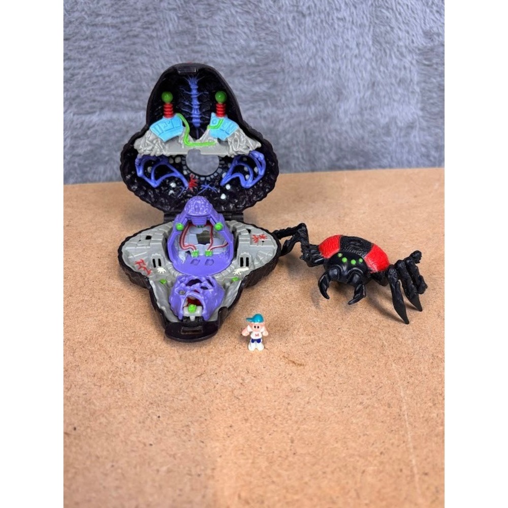 Mighty Max Arachnoid Spider Doom Zone Vintage Bluebird 1992 Playset Figure Flaws
